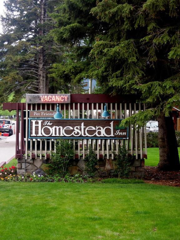 Homestead Inn بانف الغرفة الصورة