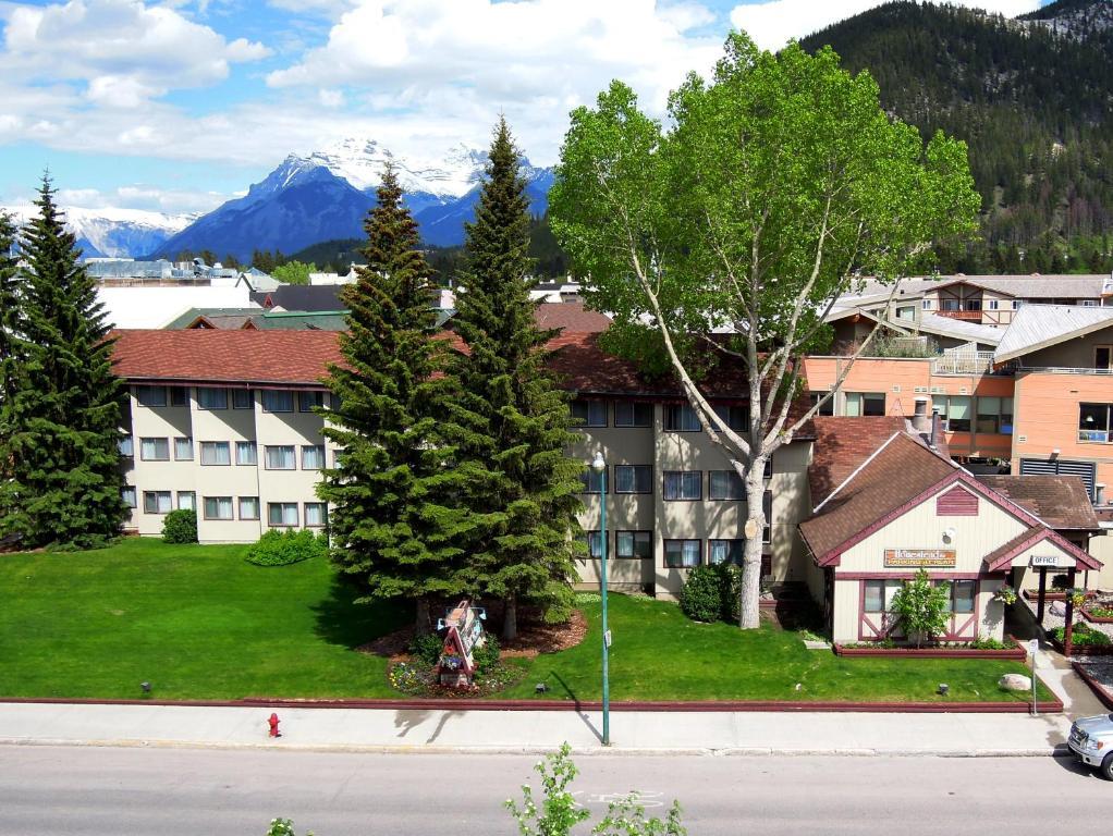 Homestead Inn بانف الغرفة الصورة
